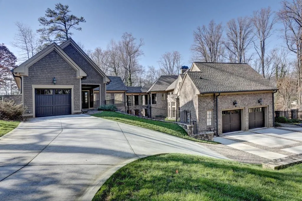 347 Tall Oaks Drive, Atlanta, Georgia 30342, 6 Bedrooms Bedrooms, ,7 BathroomsBathrooms,Residential,Sold,347 Tall Oaks Drive,5805454
