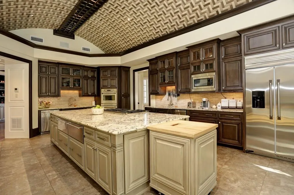 347 Tall Oaks Drive, Atlanta, Georgia 30342, 6 Bedrooms Bedrooms, ,7 BathroomsBathrooms,Residential,Sold,347 Tall Oaks Drive,5805454