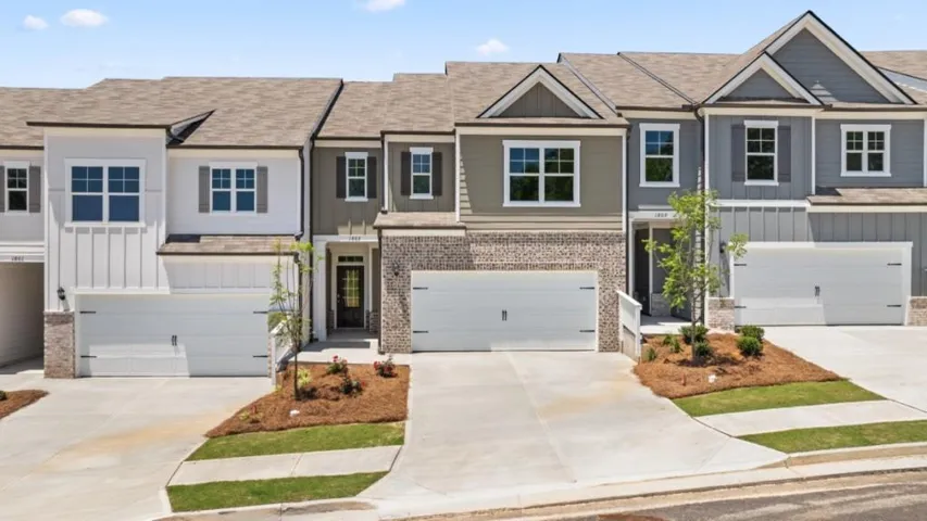 1805 Meadow Green Circle, Gainesville, Georgia 30501