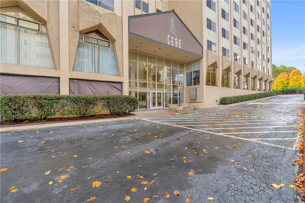 2479 Peachtree Road Ne Unit 506, Atlanta, Georgia 30305, 1 Bedroom Bedrooms, ,1 BathroomBathrooms,Residential,For Sale,2479 Peachtree Road Ne Unit 506,7683191