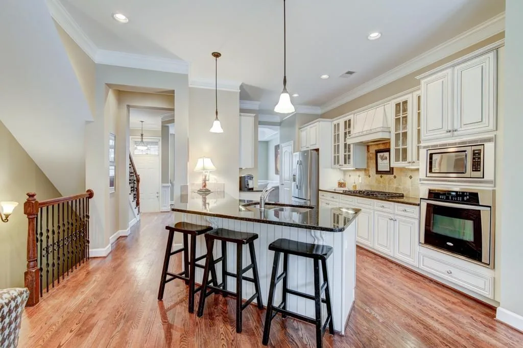 905 Telfair Close, Sandy Springs, Georgia 30350, 3 Bedrooms Bedrooms, ,3 BathroomsBathrooms,Residential,Sold,905 Telfair Close,6505832