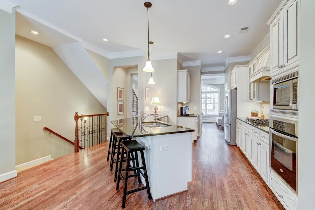 905 Telfair Close, Sandy Springs, Georgia 30350, 3 Bedrooms Bedrooms, ,3 BathroomsBathrooms,Residential,Sold,905 Telfair Close,6505832