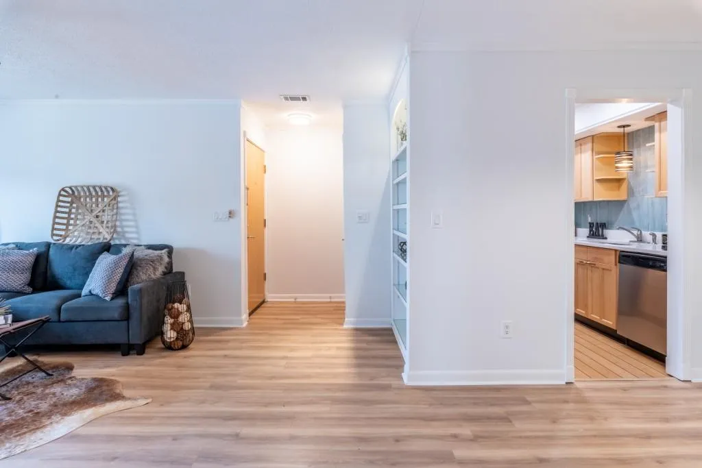 6851 Roswell Road Unit 0-9, Sandy Springs, Georgia 30328, 1 Bedroom Bedrooms, ,1 BathroomBathrooms,Residential,Sold,6851 Roswell Road Unit 0-9,6987019