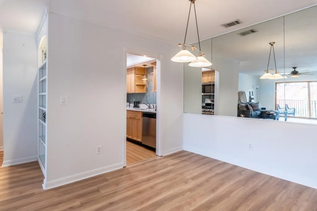 6851 Roswell Road Unit 0-9, Sandy Springs, Georgia 30328, 1 Bedroom Bedrooms, ,1 BathroomBathrooms,Residential,Sold,6851 Roswell Road Unit 0-9,6987019