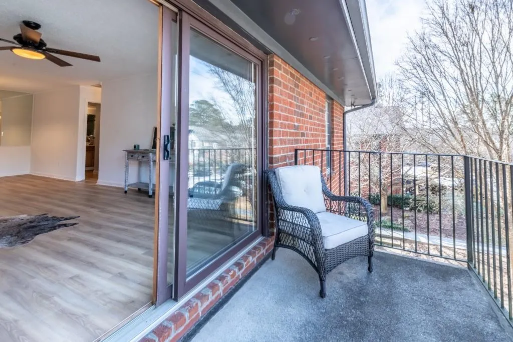 6851 Roswell Road Unit 0-9, Sandy Springs, Georgia 30328, 1 Bedroom Bedrooms, ,1 BathroomBathrooms,Residential,Sold,6851 Roswell Road Unit 0-9,6987019