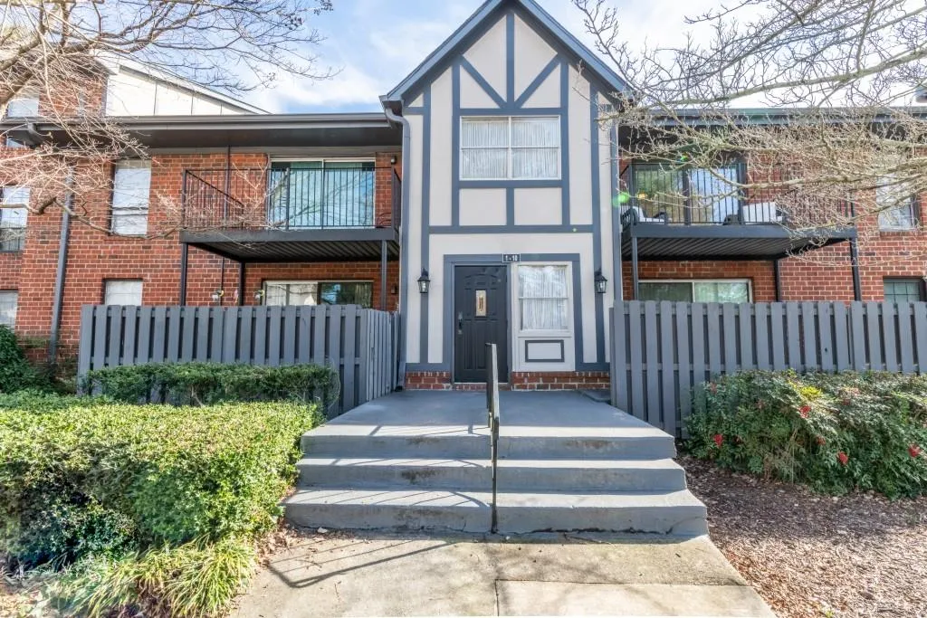 6851 Roswell Road Unit 0-9, Sandy Springs, Georgia 30328, 1 Bedroom Bedrooms, ,1 BathroomBathrooms,Residential,Sold,6851 Roswell Road Unit 0-9,6987019