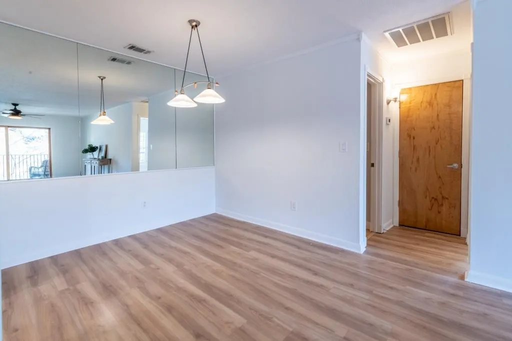 6851 Roswell Road Unit 0-9, Sandy Springs, Georgia 30328, 1 Bedroom Bedrooms, ,1 BathroomBathrooms,Residential,Sold,6851 Roswell Road Unit 0-9,6987019