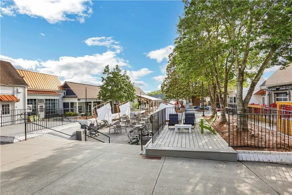 Dunwoody Village