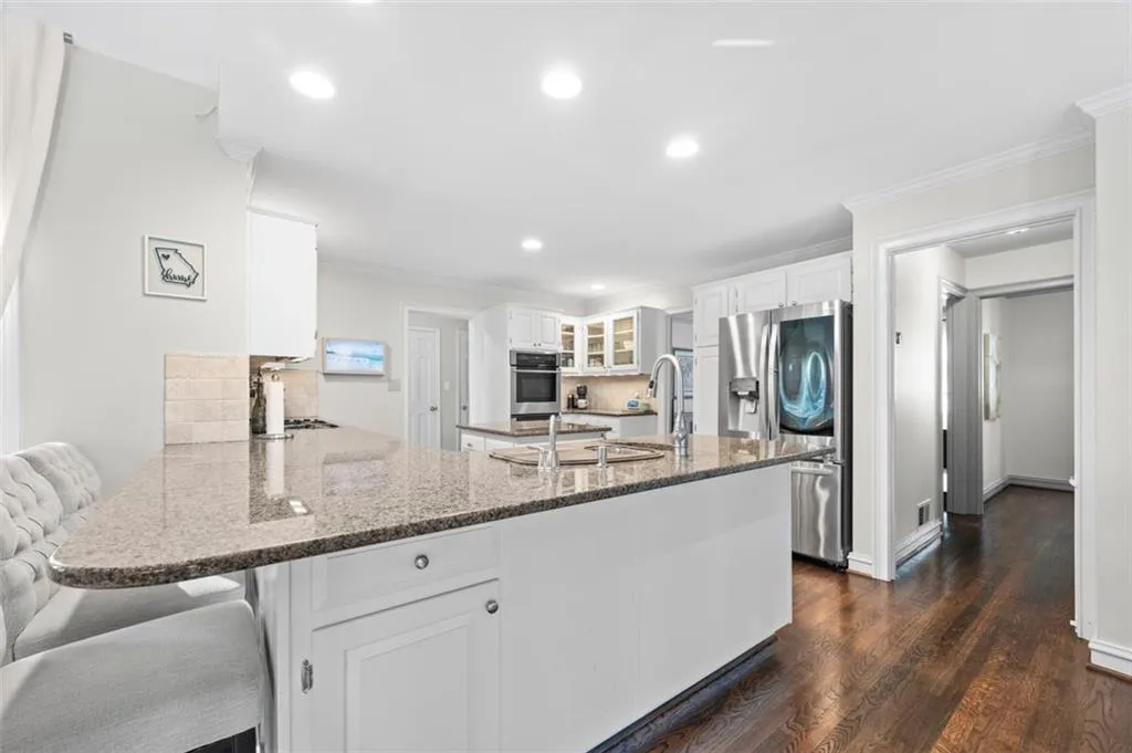 325 Wynland Trace, Sandy Springs, Georgia 30350, 4 Bedrooms Bedrooms, ,2 BathroomsBathrooms,Residential,Sold,325 Wynland Trace,7539604