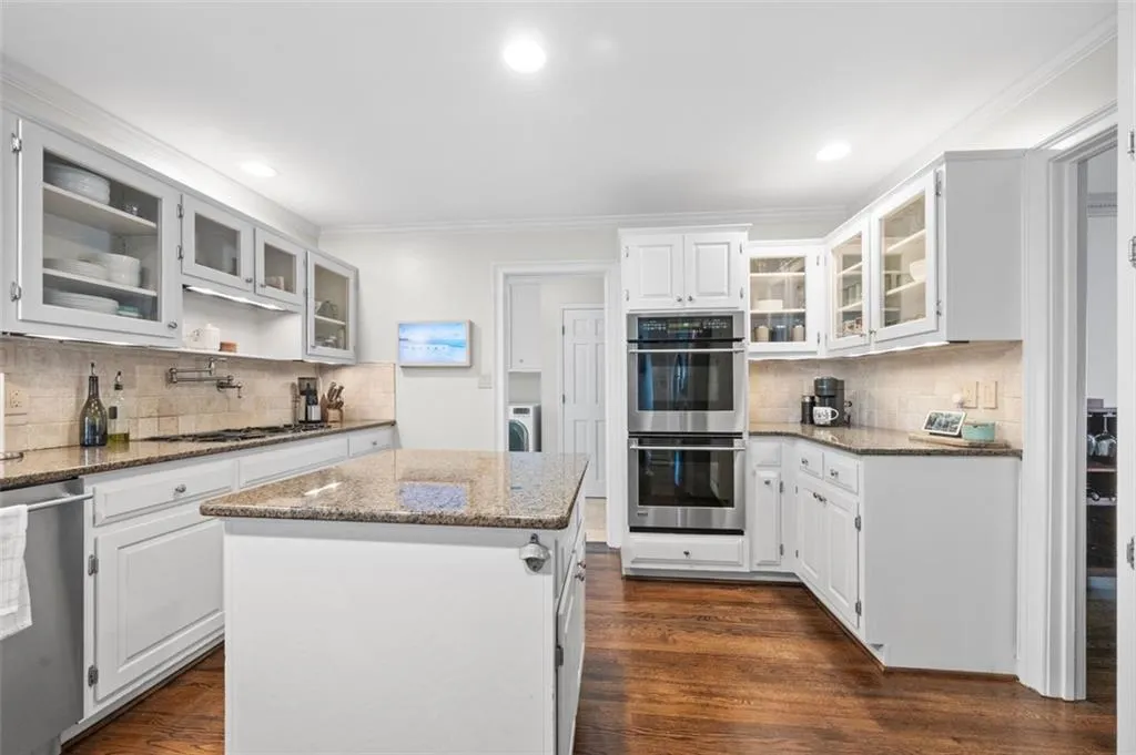 325 Wynland Trace, Sandy Springs, Georgia 30350, 4 Bedrooms Bedrooms, ,2 BathroomsBathrooms,Residential,Sold,325 Wynland Trace,7539604