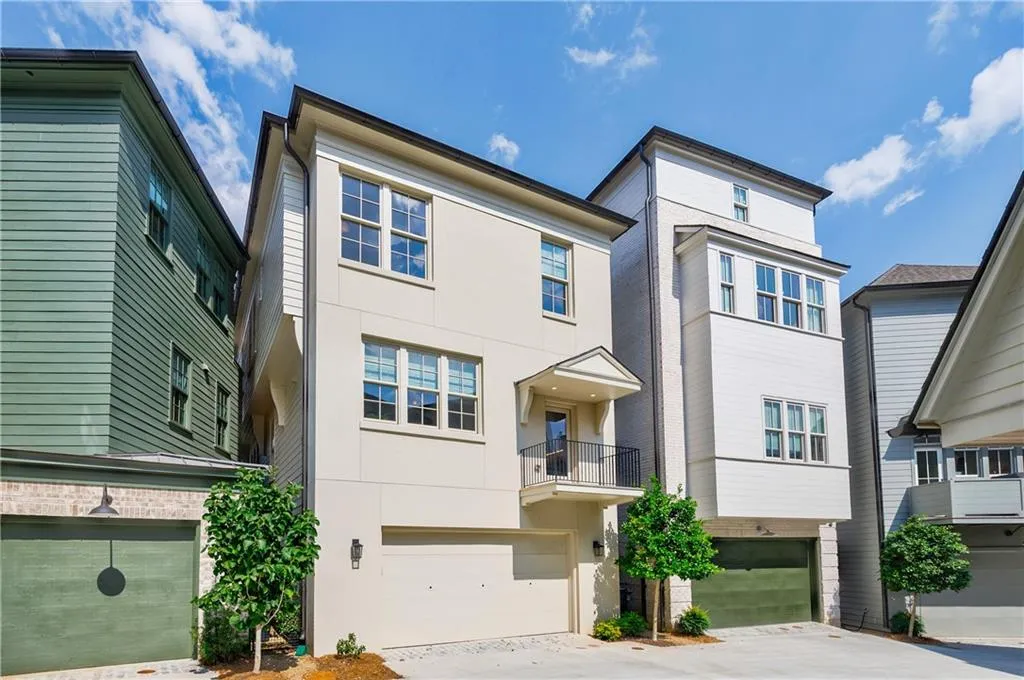 81 Delmont Drive Ne, Atlanta, Georgia 30305, 4 Bedrooms Bedrooms, ,3 BathroomsBathrooms,Residential,For Sale,81 Delmont Drive Ne,7635841