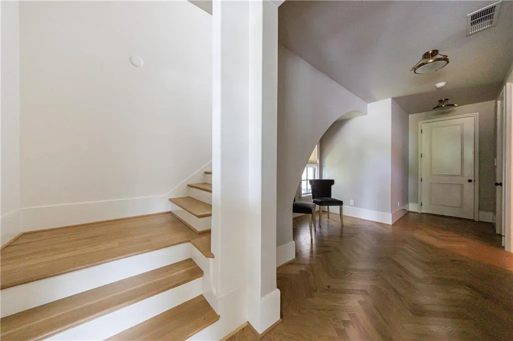 81 Delmont Drive Ne, Atlanta, Georgia 30305, 4 Bedrooms Bedrooms, ,3 BathroomsBathrooms,Residential,For Sale,81 Delmont Drive Ne,7635841