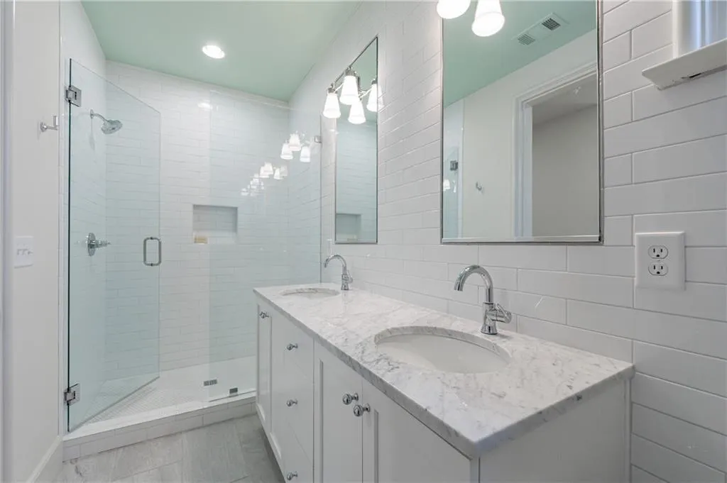 81 Delmont Drive Ne, Atlanta, Georgia 30305, 4 Bedrooms Bedrooms, ,3 BathroomsBathrooms,Residential,For Sale,81 Delmont Drive Ne,7635841