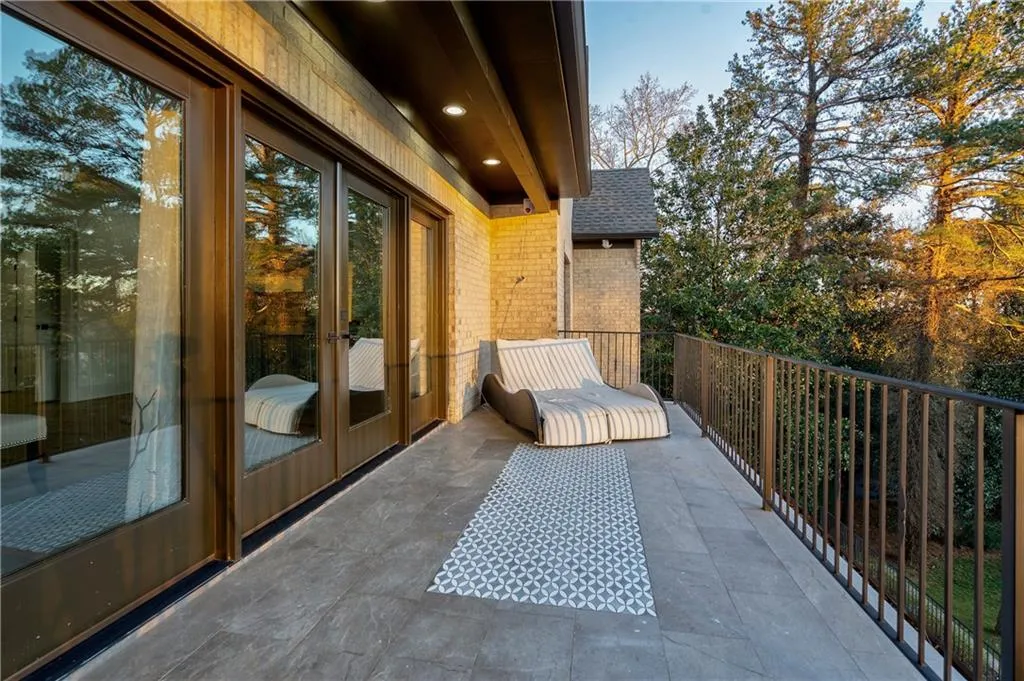 174 Mystic Place, Atlanta, Georgia 30342, 5 Bedrooms Bedrooms, ,4 BathroomsBathrooms,Residential,Sold,174 Mystic Place,6124369