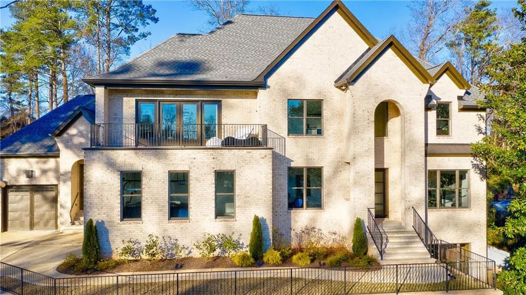 174 Mystic Place, Atlanta, Georgia 30342, 5 Bedrooms Bedrooms, ,4 BathroomsBathrooms,Residential,Sold,174 Mystic Place,6124369