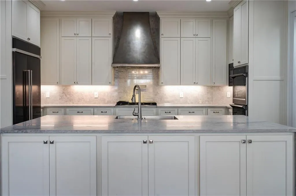 174 Mystic Place, Atlanta, Georgia 30342, 5 Bedrooms Bedrooms, ,4 BathroomsBathrooms,Residential,Sold,174 Mystic Place,6124369