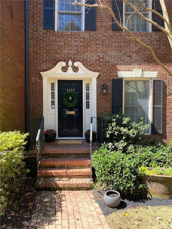 5227 Glenridge Drive Ne, Atlanta, Georgia 30342, 3 Bedrooms Bedrooms, ,3 BathroomsBathrooms,Residential,Sold,5227 Glenridge Drive Ne,7019945