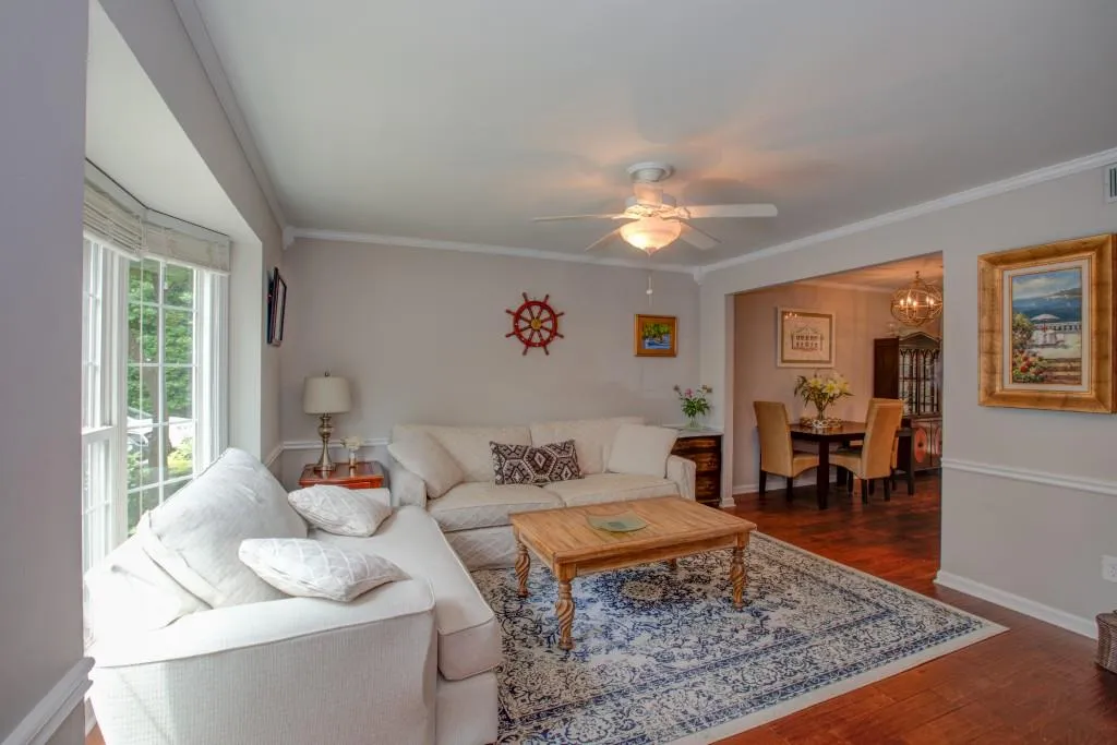 136 Peachtree Memorial Drive Unit Md2, Atlanta, Georgia 30309, 2 Bedrooms Bedrooms, ,1 BathroomBathrooms,Residential,Sold,136 Peachtree Memorial Drive Unit Md2,6023798
