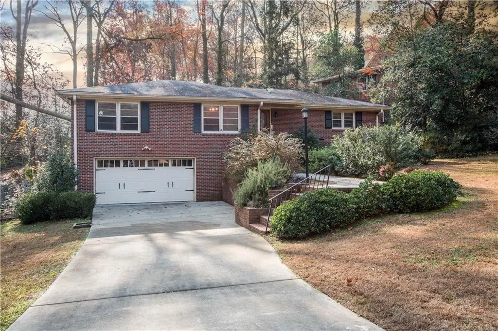 55 Osner Drive, Atlanta, Georgia 30342, 3 Bedrooms Bedrooms, ,2 BathroomsBathrooms,Residential,Sold,55 Osner Drive,5939575