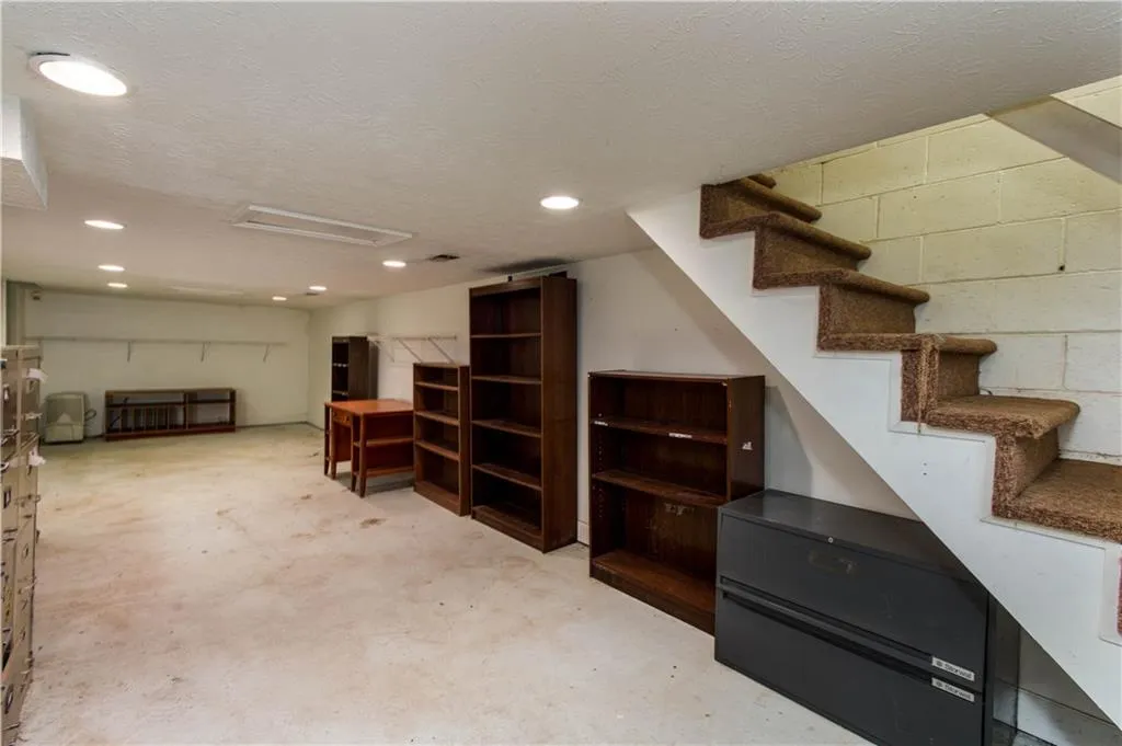 55 Osner Drive, Atlanta, Georgia 30342, 3 Bedrooms Bedrooms, ,2 BathroomsBathrooms,Residential,Sold,55 Osner Drive,5939575