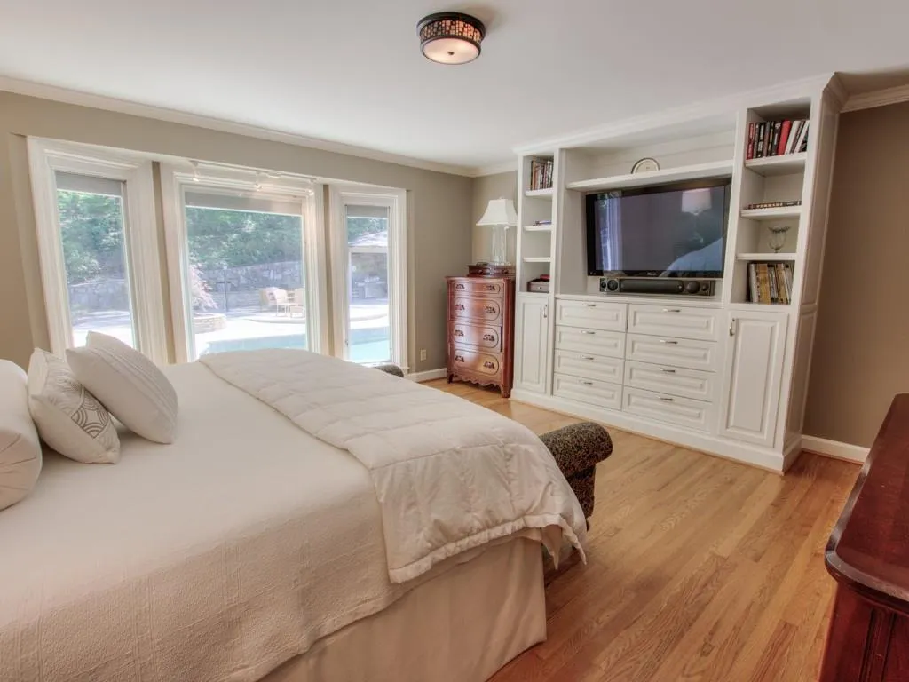 5950 Riverwood Drive, Sandy Springs, Georgia 30328, 5 Bedrooms Bedrooms, ,4 BathroomsBathrooms,Residential,Sold,5950 Riverwood Drive,5880392