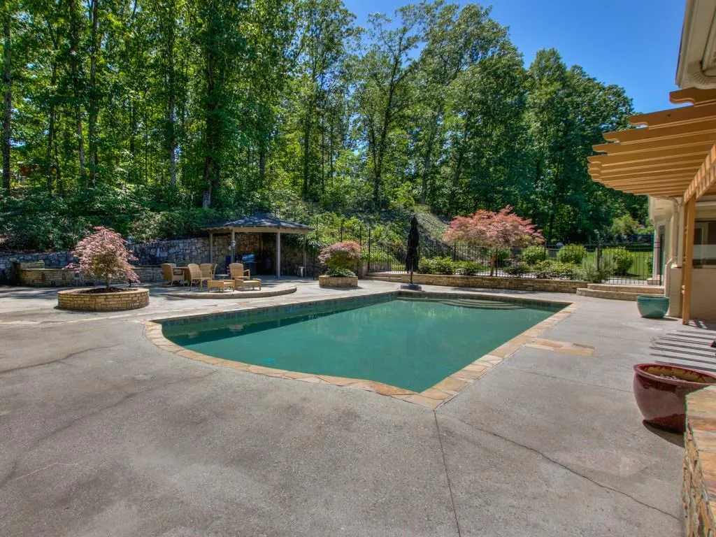 5950 Riverwood Drive, Sandy Springs, Georgia 30328, 5 Bedrooms Bedrooms, ,4 BathroomsBathrooms,Residential,Sold,5950 Riverwood Drive,5880392