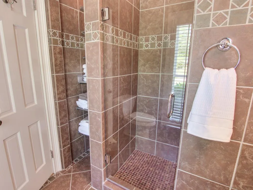 5950 Riverwood Drive, Sandy Springs, Georgia 30328, 5 Bedrooms Bedrooms, ,4 BathroomsBathrooms,Residential,Sold,5950 Riverwood Drive,5880392