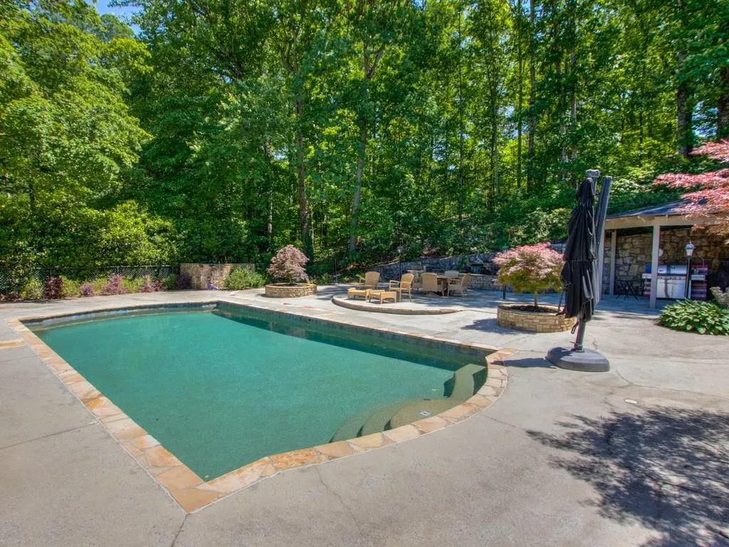 5950 Riverwood Drive, Sandy Springs, Georgia 30328, 5 Bedrooms Bedrooms, ,4 BathroomsBathrooms,Residential,Sold,5950 Riverwood Drive,5880392