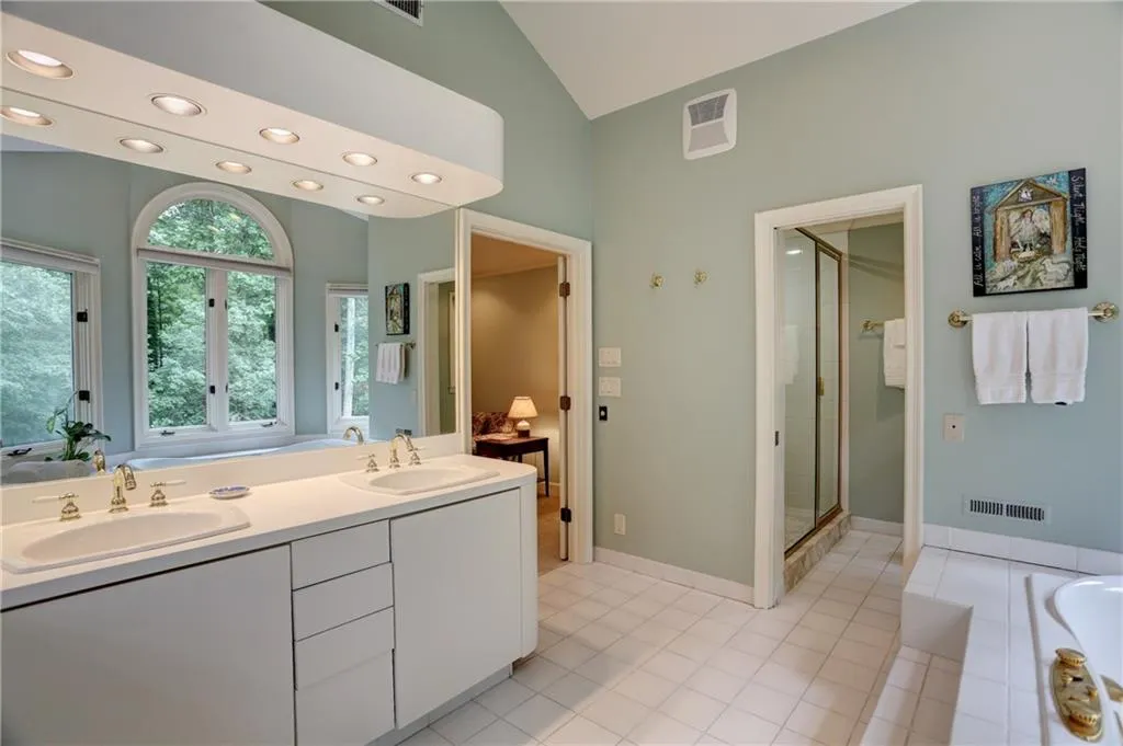 1035 Riverside Trace, Sandy Springs, Georgia 30328, 4 Bedrooms Bedrooms, ,3 BathroomsBathrooms,Residential,Sold,1035 Riverside Trace,5868759