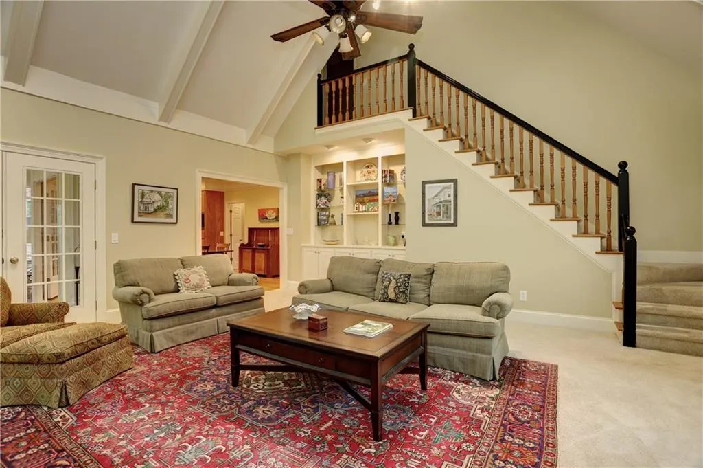 1035 Riverside Trace, Sandy Springs, Georgia 30328, 4 Bedrooms Bedrooms, ,3 BathroomsBathrooms,Residential,Sold,1035 Riverside Trace,5868759