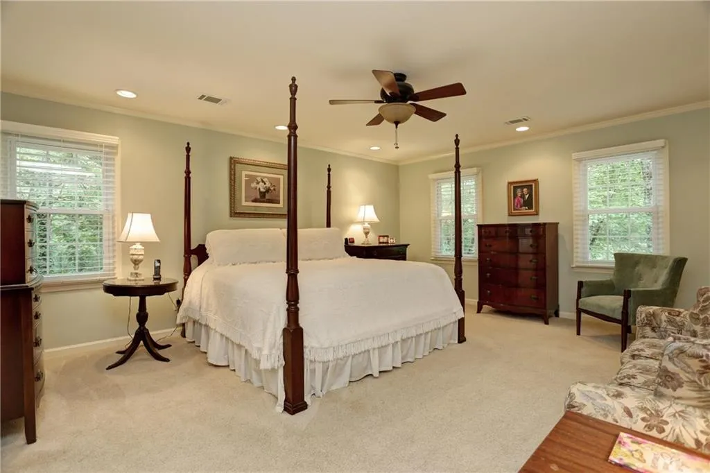 1035 Riverside Trace, Sandy Springs, Georgia 30328, 4 Bedrooms Bedrooms, ,3 BathroomsBathrooms,Residential,Sold,1035 Riverside Trace,5868759