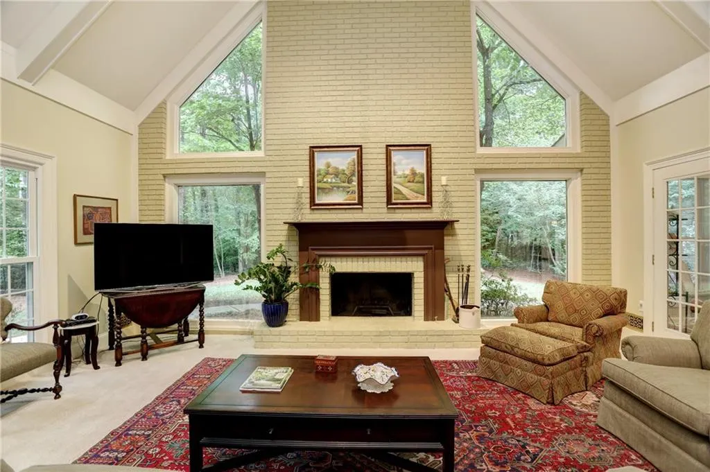 1035 Riverside Trace, Sandy Springs, Georgia 30328, 4 Bedrooms Bedrooms, ,3 BathroomsBathrooms,Residential,Sold,1035 Riverside Trace,5868759