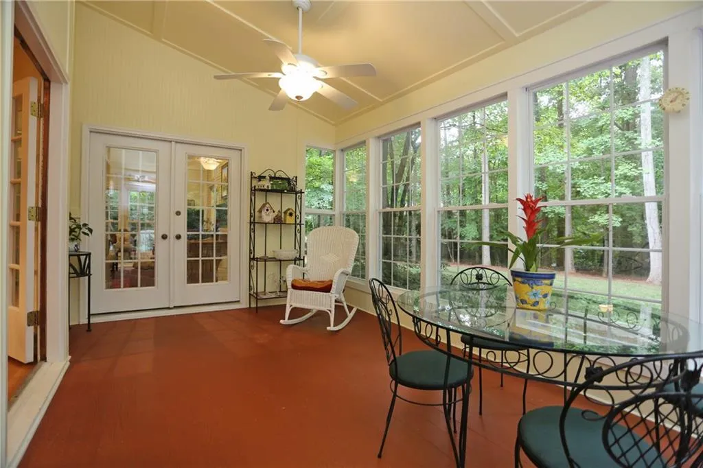 1035 Riverside Trace, Sandy Springs, Georgia 30328, 4 Bedrooms Bedrooms, ,3 BathroomsBathrooms,Residential,Sold,1035 Riverside Trace,5868759
