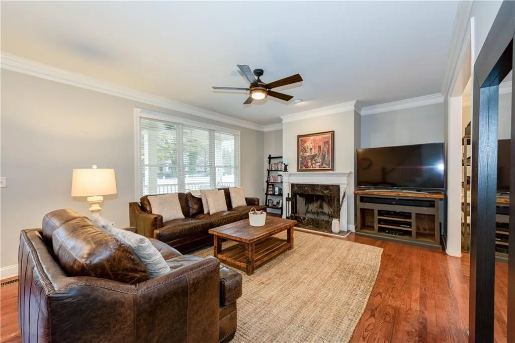 2146 La Dawn Lane Nw, Atlanta, Georgia 30318, 3 Bedrooms Bedrooms, ,3 BathroomsBathrooms,Residential,Sold,2146 La Dawn Lane Nw,5940865