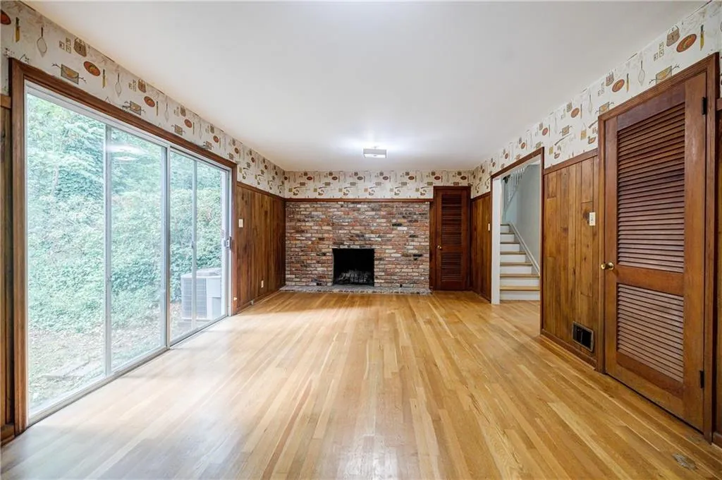 680 Edgewater Trail, Atlanta, Georgia 30328, 4 Bedrooms Bedrooms, ,3 BathroomsBathrooms,Residential,Sold,680 Edgewater Trail,7451228