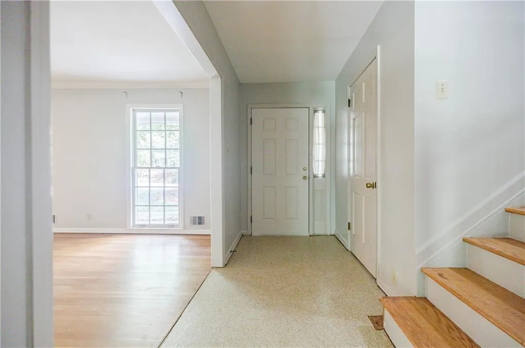 680 Edgewater Trail, Atlanta, Georgia 30328, 4 Bedrooms Bedrooms, ,3 BathroomsBathrooms,Residential,Sold,680 Edgewater Trail,7451228