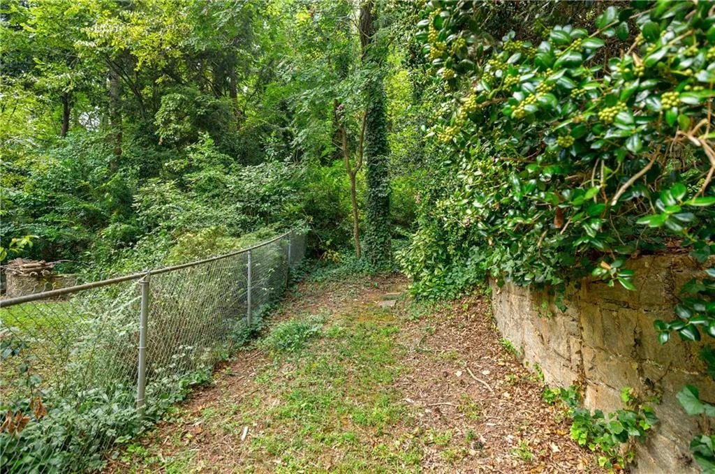 680 Edgewater Trail, Atlanta, Georgia 30328, 4 Bedrooms Bedrooms, ,3 BathroomsBathrooms,Residential,Sold,680 Edgewater Trail,7451228