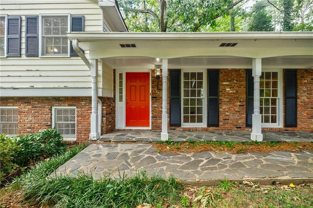 680 Edgewater Trail, Atlanta, Georgia 30328, 4 Bedrooms Bedrooms, ,3 BathroomsBathrooms,Residential,Sold,680 Edgewater Trail,7451228