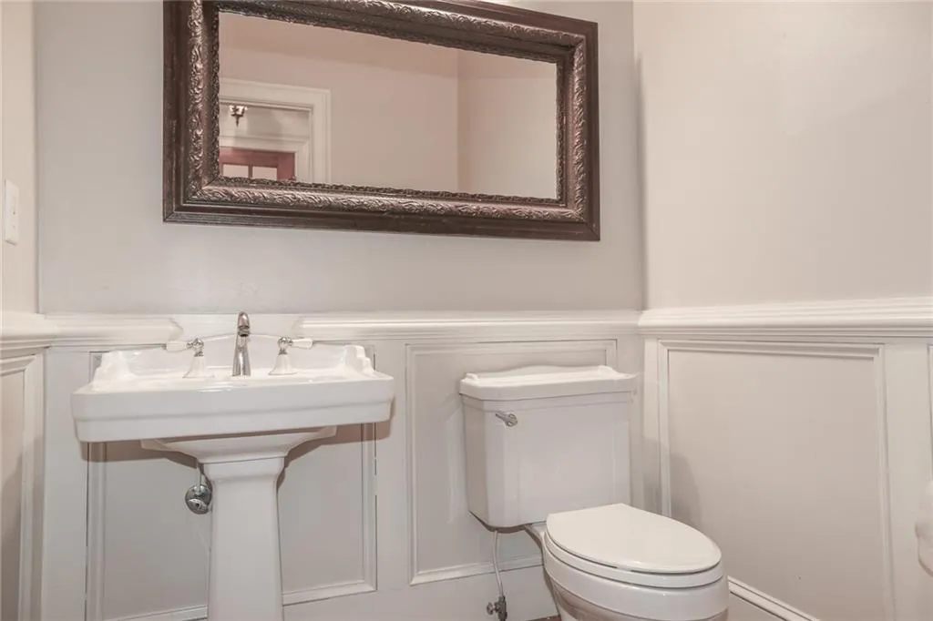 105 Grogans Landing, Sandy Springs, Georgia 30350, 5 Bedrooms Bedrooms, ,4 BathroomsBathrooms,Residential,Sold,105 Grogans Landing,5893681