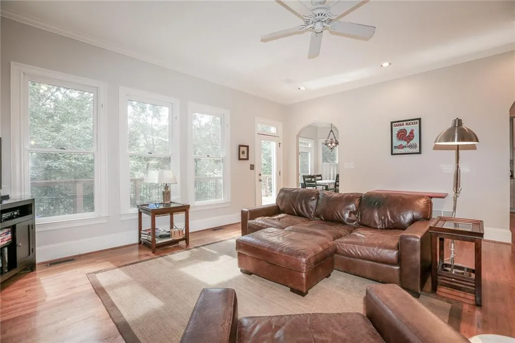 105 Grogans Landing, Sandy Springs, Georgia 30350, 5 Bedrooms Bedrooms, ,4 BathroomsBathrooms,Residential,Sold,105 Grogans Landing,5893681