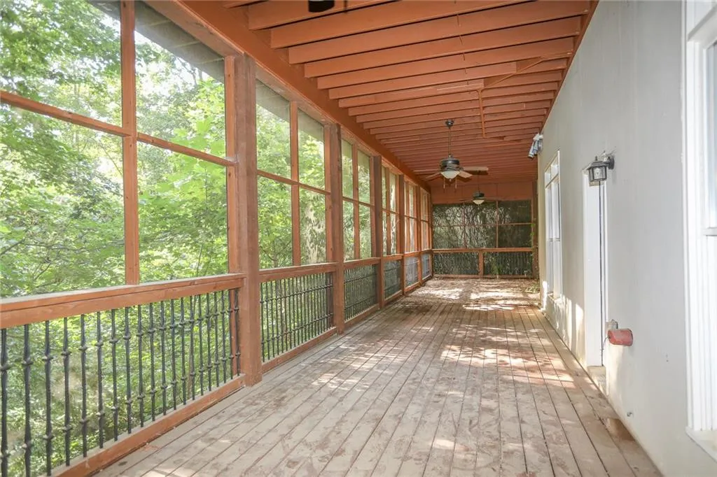 105 Grogans Landing, Sandy Springs, Georgia 30350, 5 Bedrooms Bedrooms, ,4 BathroomsBathrooms,Residential,Sold,105 Grogans Landing,5893681