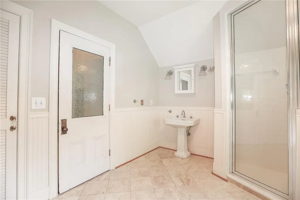 105 Grogans Landing, Sandy Springs, Georgia 30350, 5 Bedrooms Bedrooms, ,4 BathroomsBathrooms,Residential,Sold,105 Grogans Landing,5893681