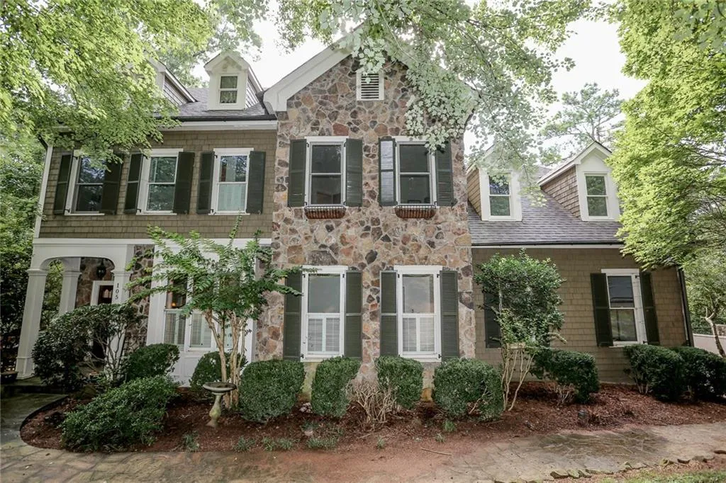 105 Grogans Landing, Sandy Springs, Georgia 30350, 5 Bedrooms Bedrooms, ,4 BathroomsBathrooms,Residential,Sold,105 Grogans Landing,5893681