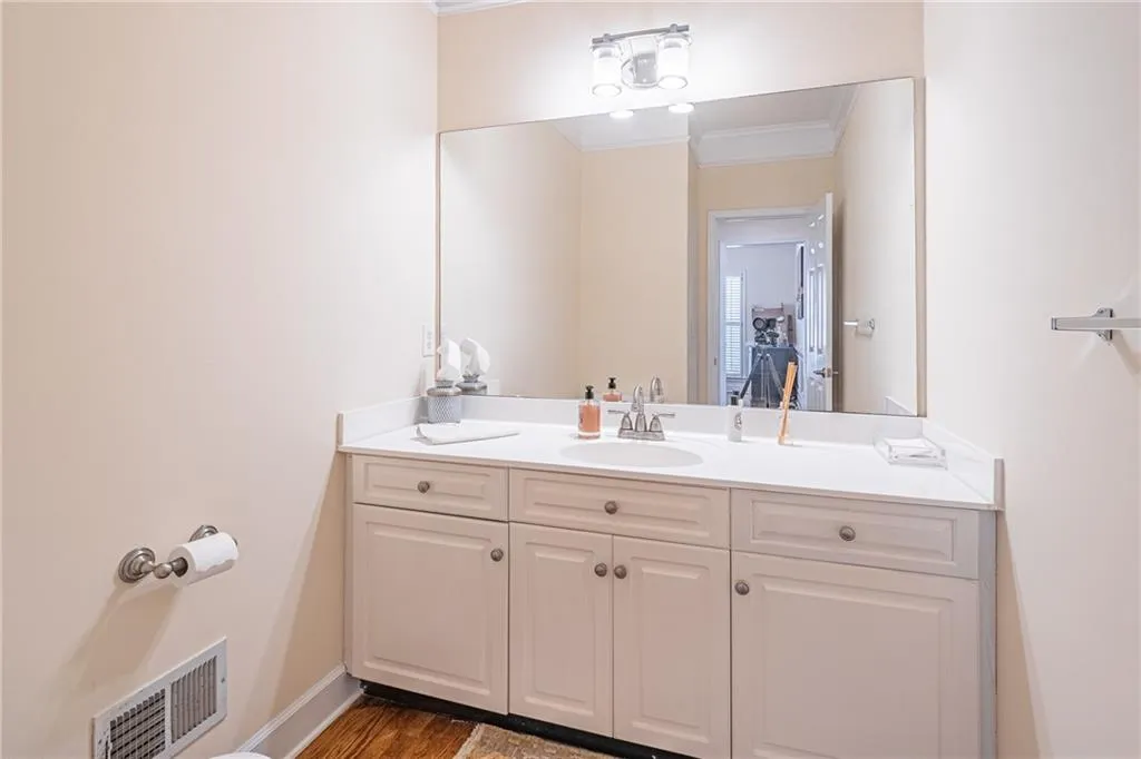 4570 Windsor Park Place, Sandy Springs, Georgia 30342, 3 Bedrooms Bedrooms, ,3 BathroomsBathrooms,Residential,Sold,4570 Windsor Park Place,7403649