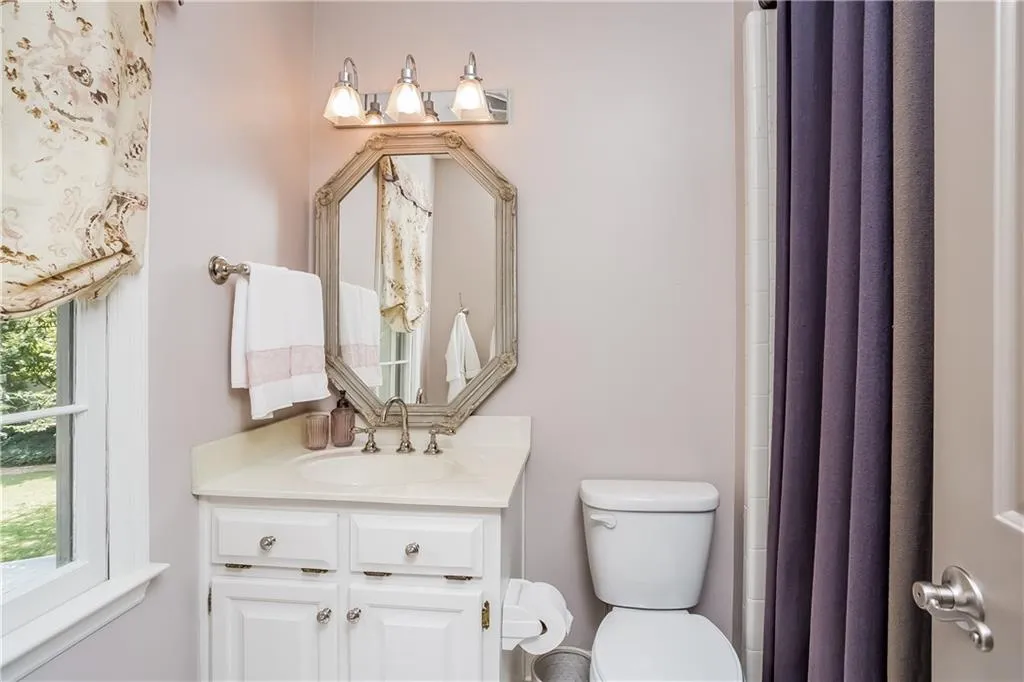 250 Woodchase Close Ne, Atlanta, Georgia 30319, 4 Bedrooms Bedrooms, ,4 BathroomsBathrooms,Residential,Sold,250 Woodchase Close Ne,5741865