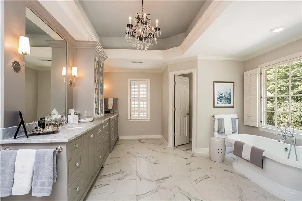 250 Woodchase Close Ne, Atlanta, Georgia 30319, 4 Bedrooms Bedrooms, ,4 BathroomsBathrooms,Residential,Sold,250 Woodchase Close Ne,5741865