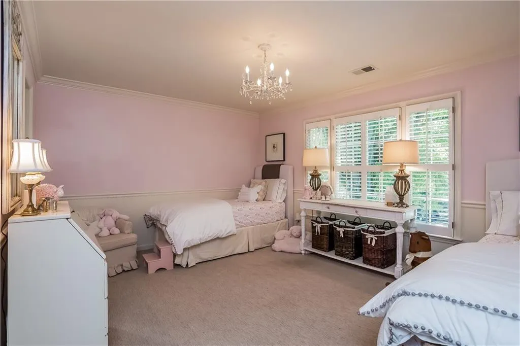 250 Woodchase Close Ne, Atlanta, Georgia 30319, 4 Bedrooms Bedrooms, ,4 BathroomsBathrooms,Residential,Sold,250 Woodchase Close Ne,5741865