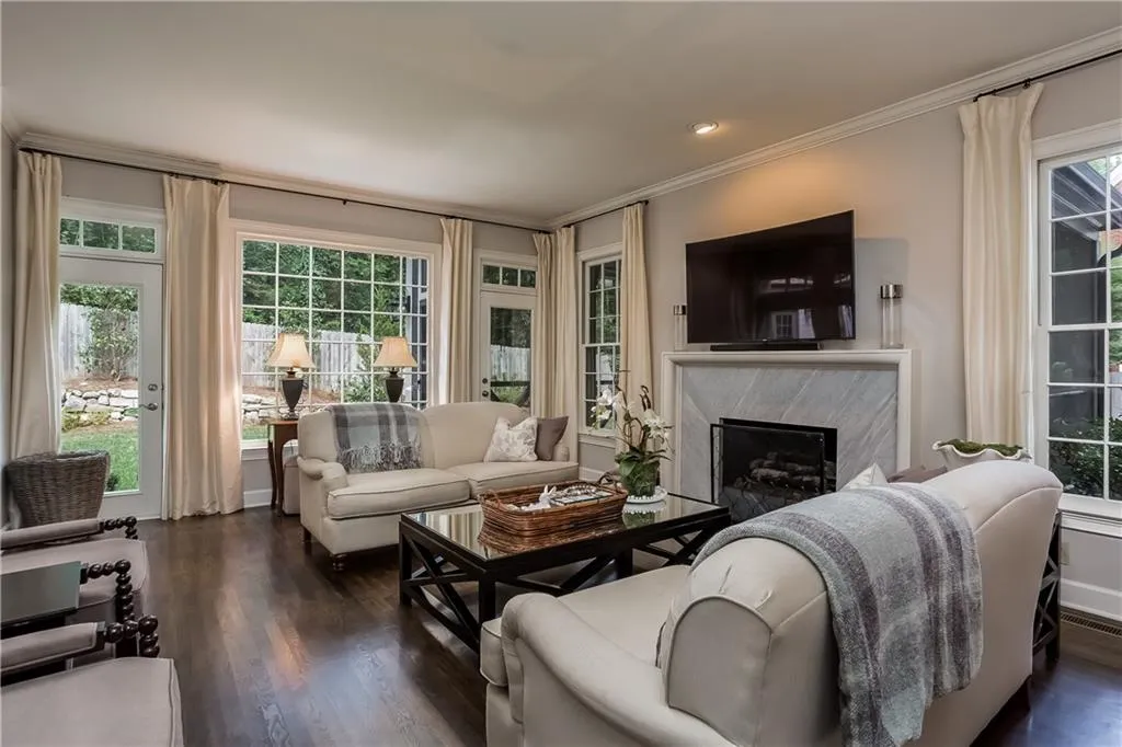 250 Woodchase Close Ne, Atlanta, Georgia 30319, 4 Bedrooms Bedrooms, ,4 BathroomsBathrooms,Residential,Sold,250 Woodchase Close Ne,5741865