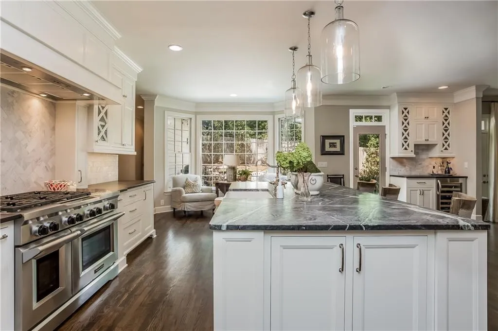 250 Woodchase Close Ne, Atlanta, Georgia 30319, 4 Bedrooms Bedrooms, ,4 BathroomsBathrooms,Residential,Sold,250 Woodchase Close Ne,5741865