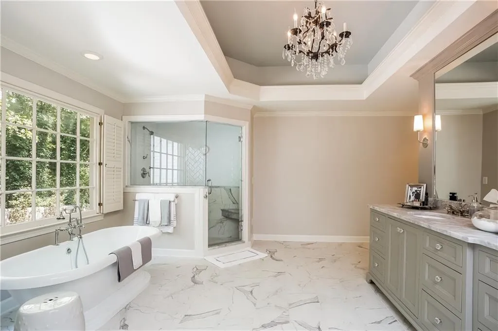 250 Woodchase Close Ne, Atlanta, Georgia 30319, 4 Bedrooms Bedrooms, ,4 BathroomsBathrooms,Residential,Sold,250 Woodchase Close Ne,5741865